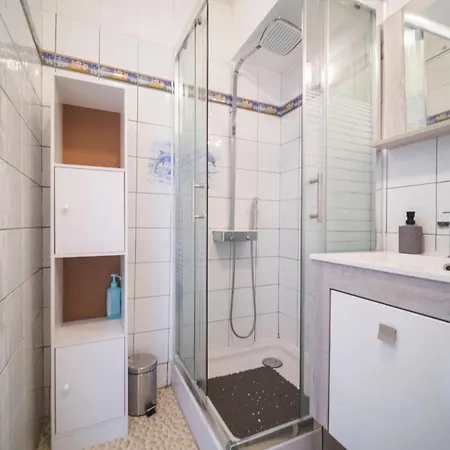 Le Petit Qg Apartment